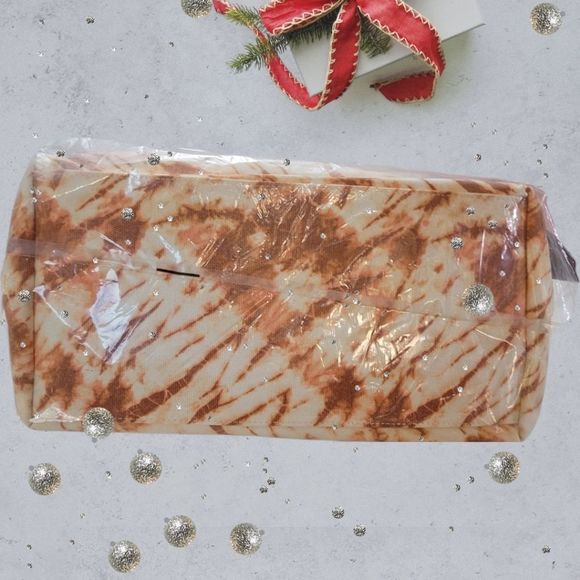 Madden girl large Tote with matching cosmetic bag NWT - Picture 6 of 13